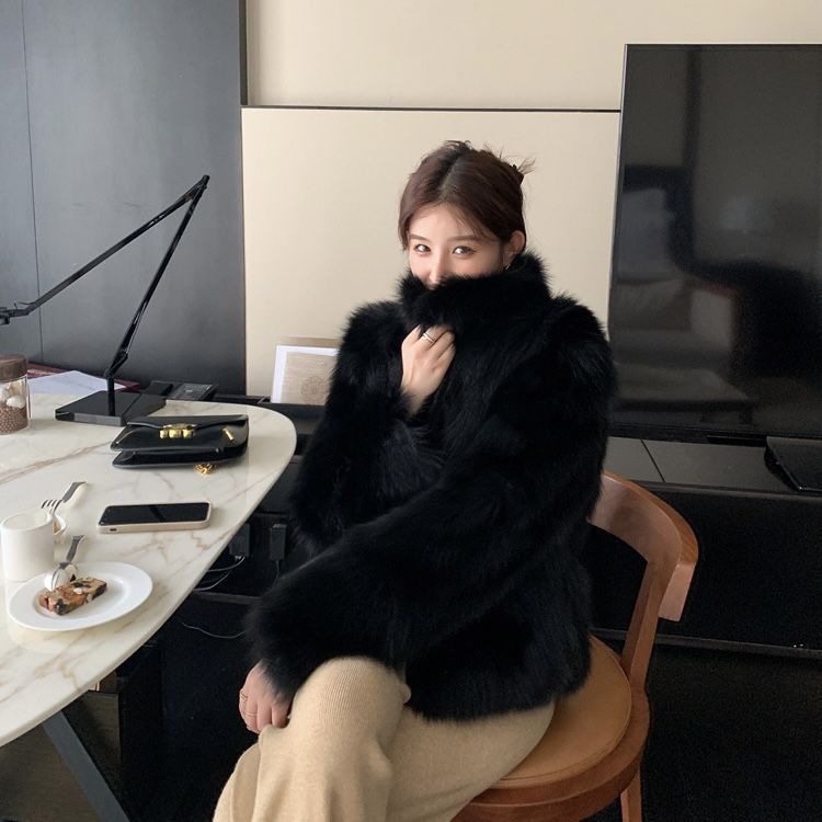 Autumn and winter new imitation fox fur coat fashionable light small fragrant temperament warm thickened coat