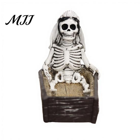 Gothic Desk Accessory Halloween Skull Ornament, Resin Skeleton Shape 3D Printed Office Ornament Figure, Portable Desktop Figurine Tabletop
