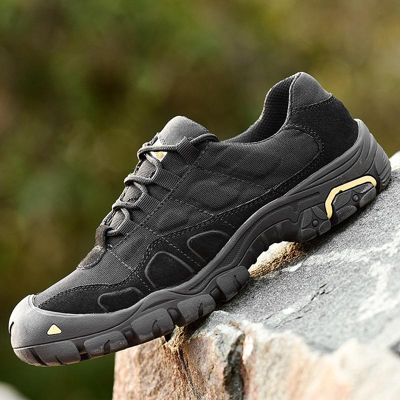 Large size sand-colored combat boots breathable outdoor low-top military boots non-slip breathable shock-absorbing low-top mountaineering shoes