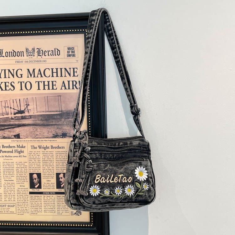 Borsa a tracolla in denim con ricamo di margherite Borsa a spalla da donna