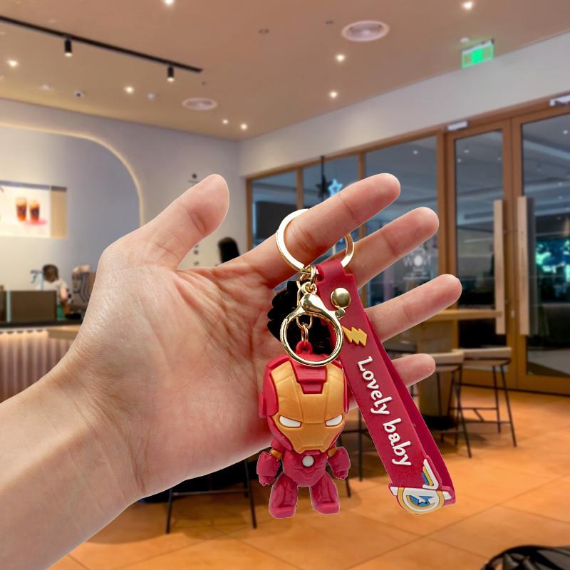 Klíčenka s příslušenstvím pro superhrdiny Spiderman Hulk Iron Man Kroužek na klíče Roztomilá dekorace do auta Dárek