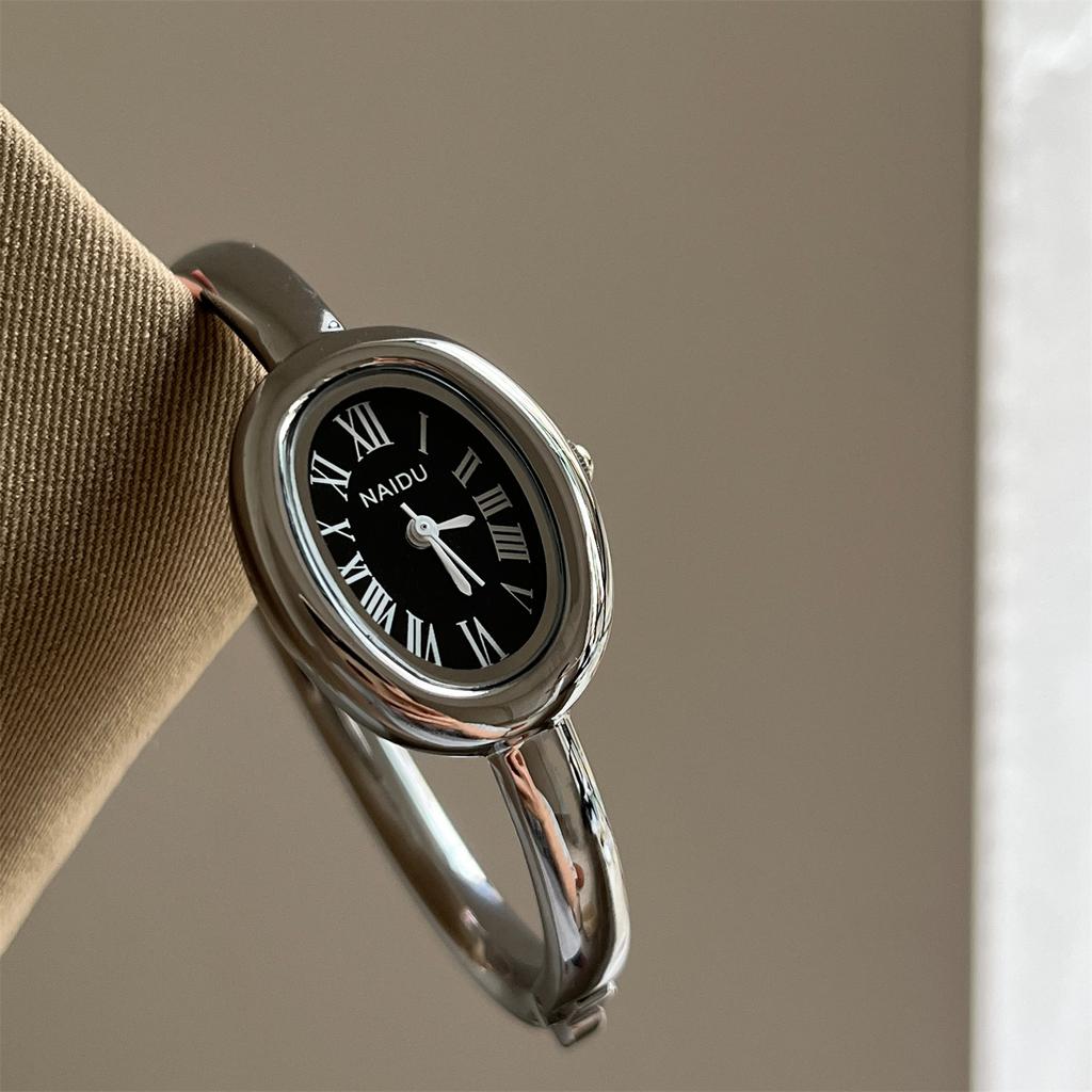 Ancient European Oval Bracelet Watch Fashion Small Dial Premium Women's Watch