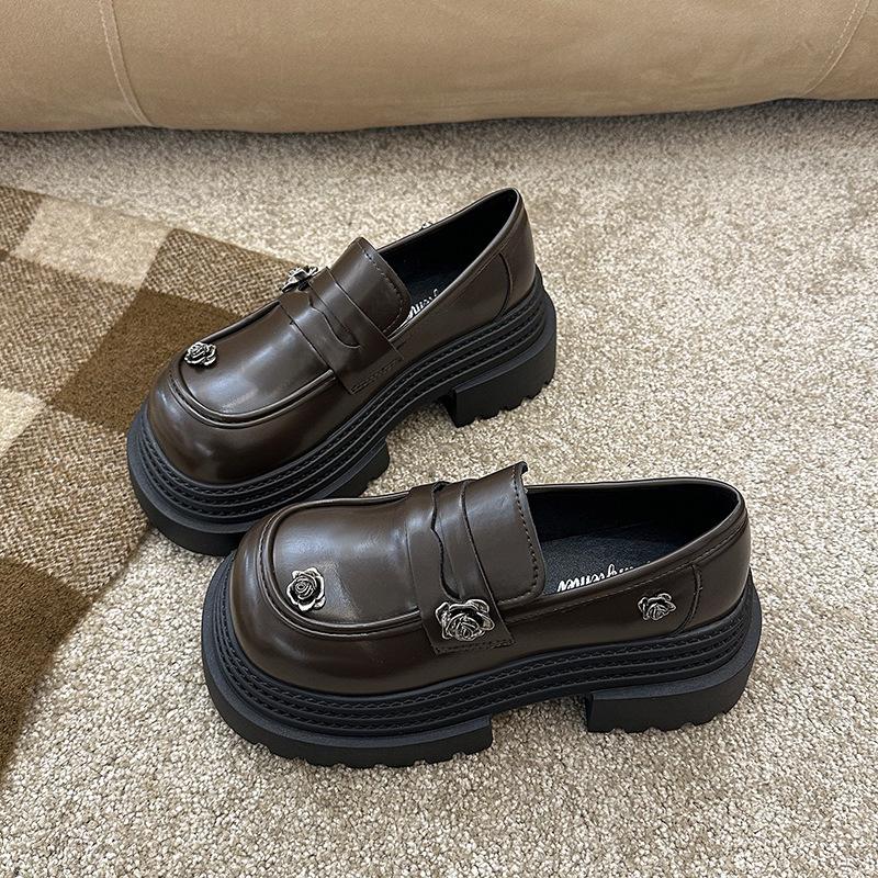 

Ретро британский стиль, лоферы на высокой платформе, маленькие кожаные туфли женские, весна 2025, новые, французский толстый каблук, Мэри Джейн, одинарные туфли 39 коричневый