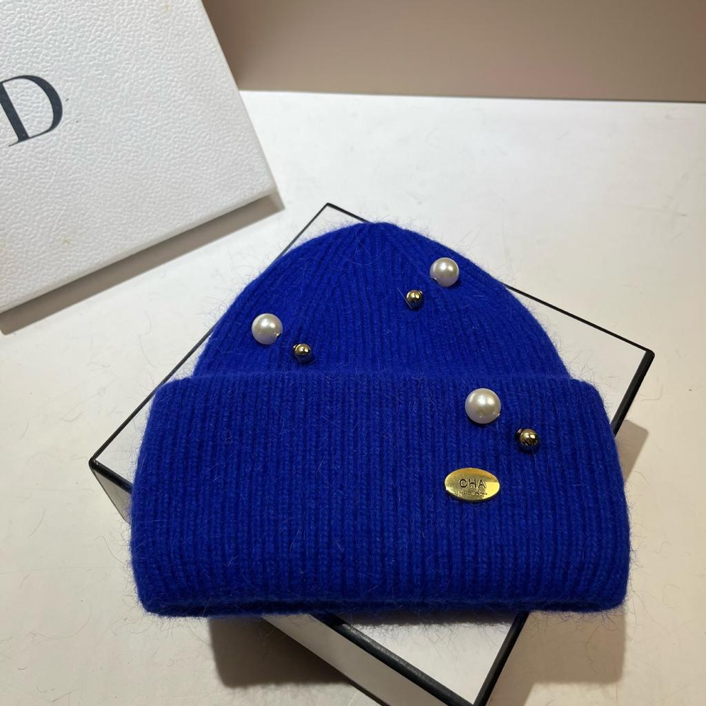 Designer-Perlenbrosche, Strickmütze für Damen, Luxus-Wollmütze mit Metalllogo, Mütze aus echtem Kaninchenfell, warme Damen-Wandermütze