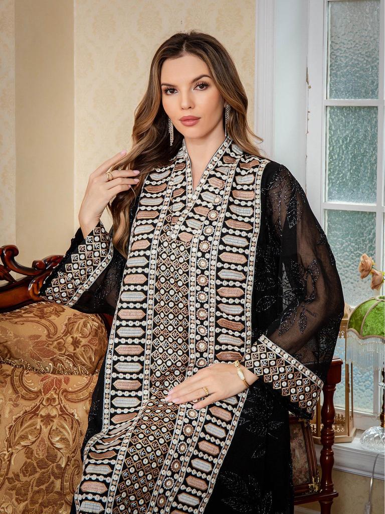 Elegant Embroidered Women's Abaya: Middle Eastern Loose-Fit Long Robe/Dubai Dress