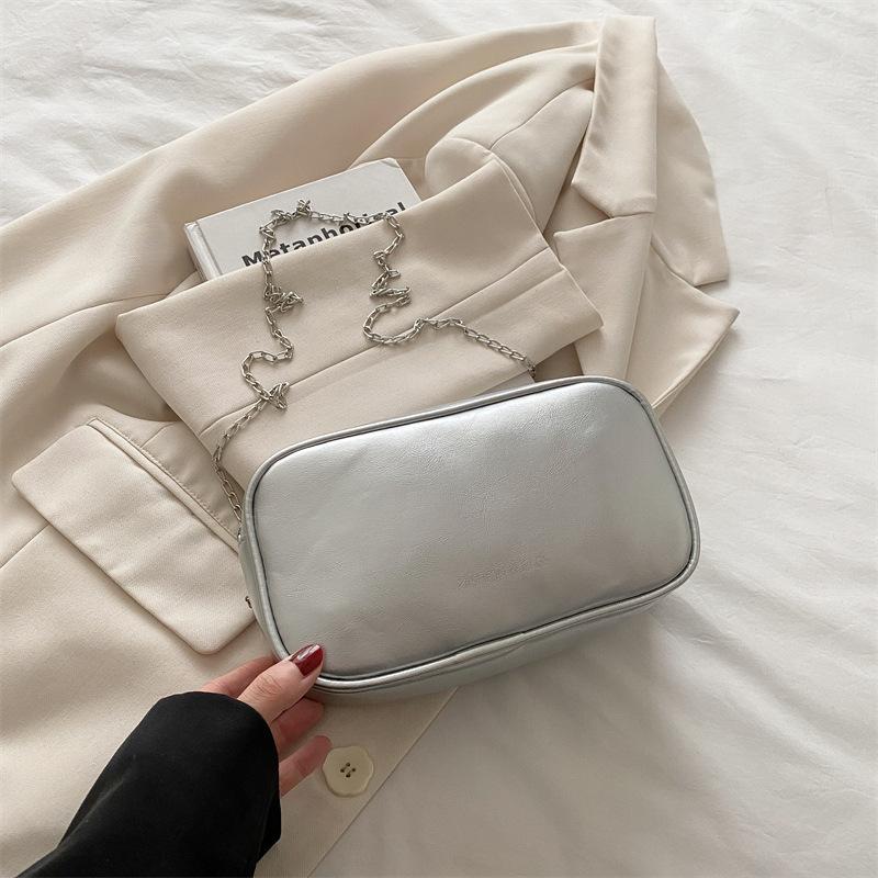 

Модная косметичка Новая маленькая квадратная сумка большой вместимости Портативная мини-косметичка Модный темперамент Сумка для хранения косметики серебряный