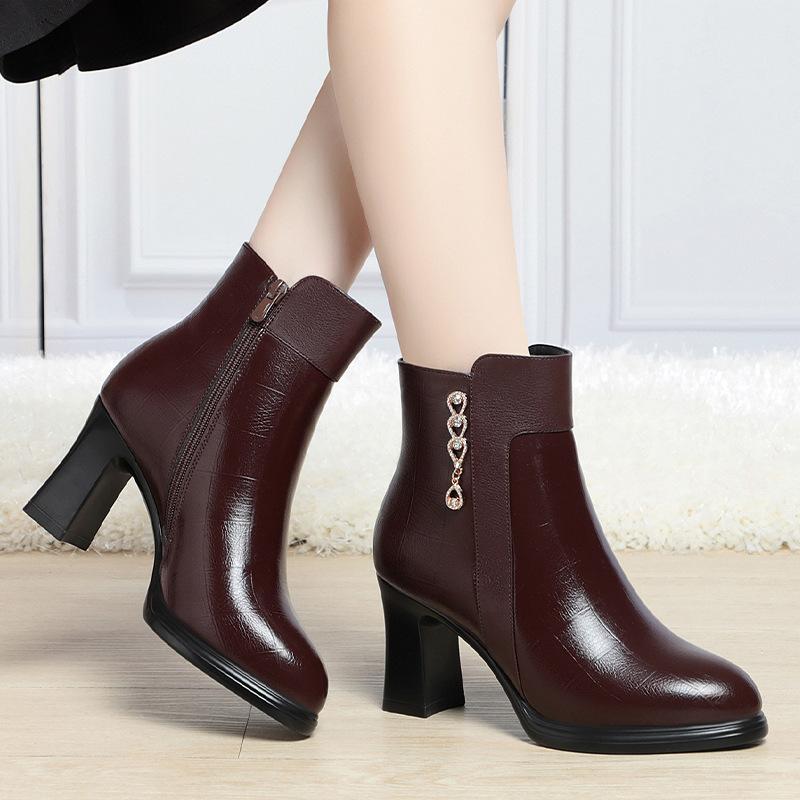 High heels autumn and winter short boots thick heel 2026 new fashion boots warm velvet leather shoes mother shoes cotton shoes