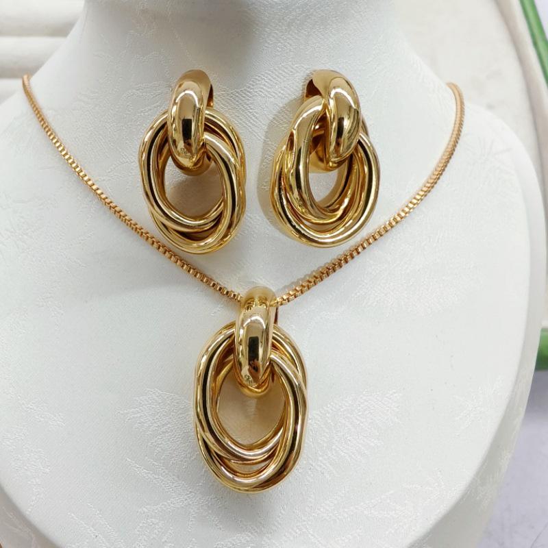 Elegant European & American Luxurious Geometric Twist Earrings & Necklace Set