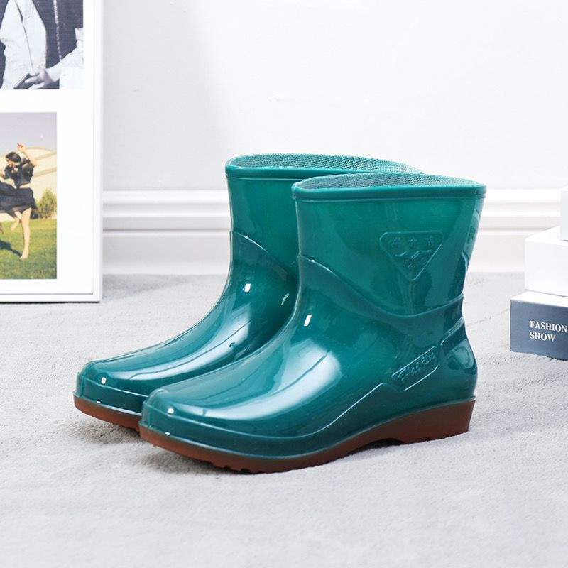 Medium tube rain shoes women's non-slip short tube rubber shoes fleece warm water shoes kitchen waterproof shoes women's lightweight flat rain boots