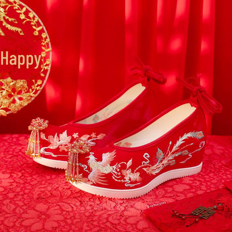 2025 Nové červené svatební boty s křišťálovými korálky, 7cm vnitřní styl Xiuhe, čínské přípitkové Hanfu starověké svatební boty