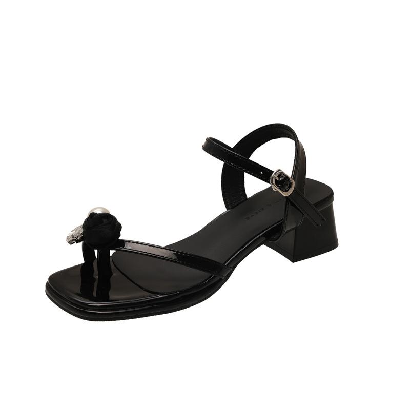 Versatile Niche French Silver Pearl Sandals 2025 New Summer Fairy Style with Skirt Thick Heel Beach Sandals