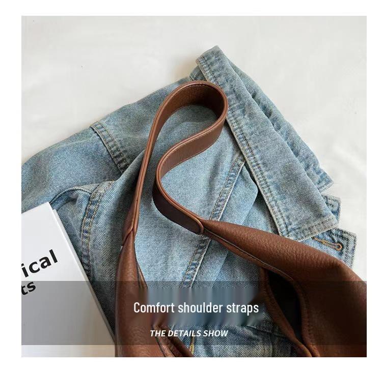 Large Capacity Women's Autumn/Winter Shoulder Bag - Fashionable Texture for Work Commute, Mother-Child Design.