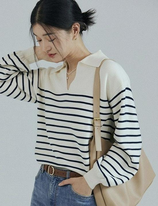 

2024 Autumn Women s French Stripe Polo Collar Sweater in Korean Style M