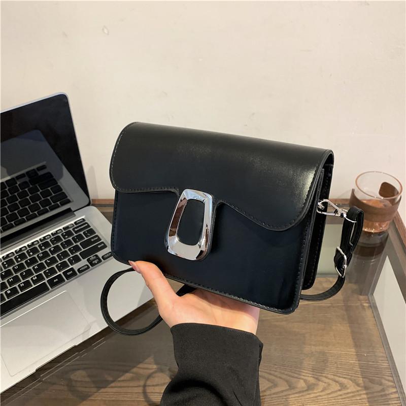 

Premium sense small square bag women s 2025 summer new fashion shoulder bag delivery versatile messenger bag чёрный