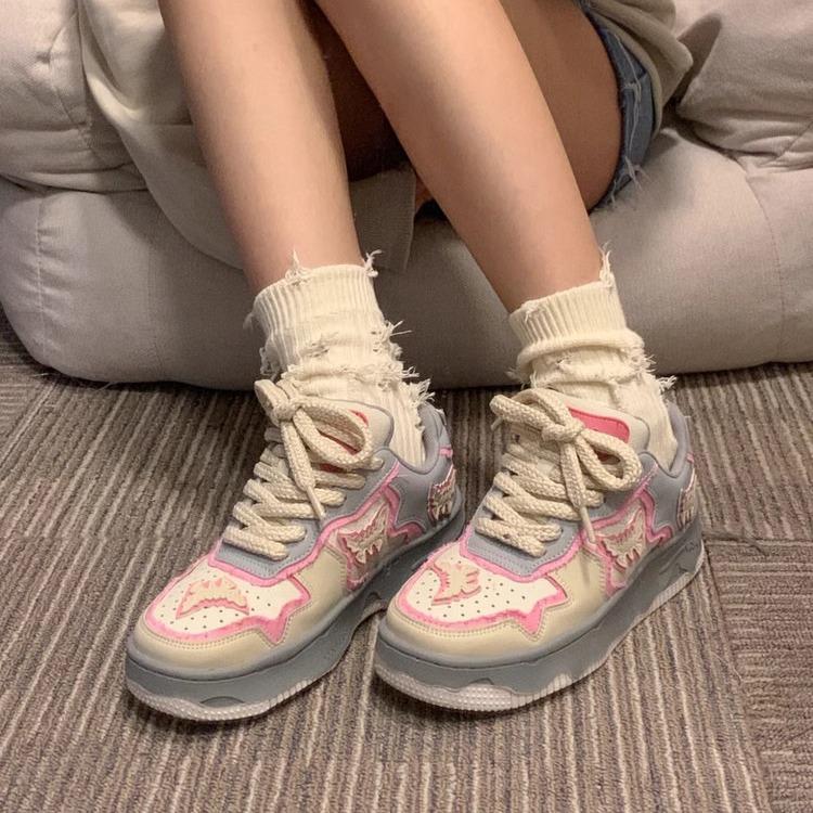 

2025 popular original color matching thick baseplate shoes women s trend versatile white shoes Korean version of students wear-resistant sports shoes 35 розовый