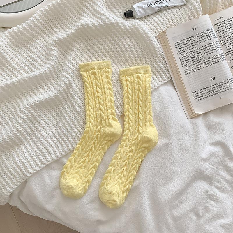 Autumn and Winter Women's Super Soft Twisted Mid-calf Socks, Sweet Pile Socks, Thickened Warm and Breathable High-calf Socks