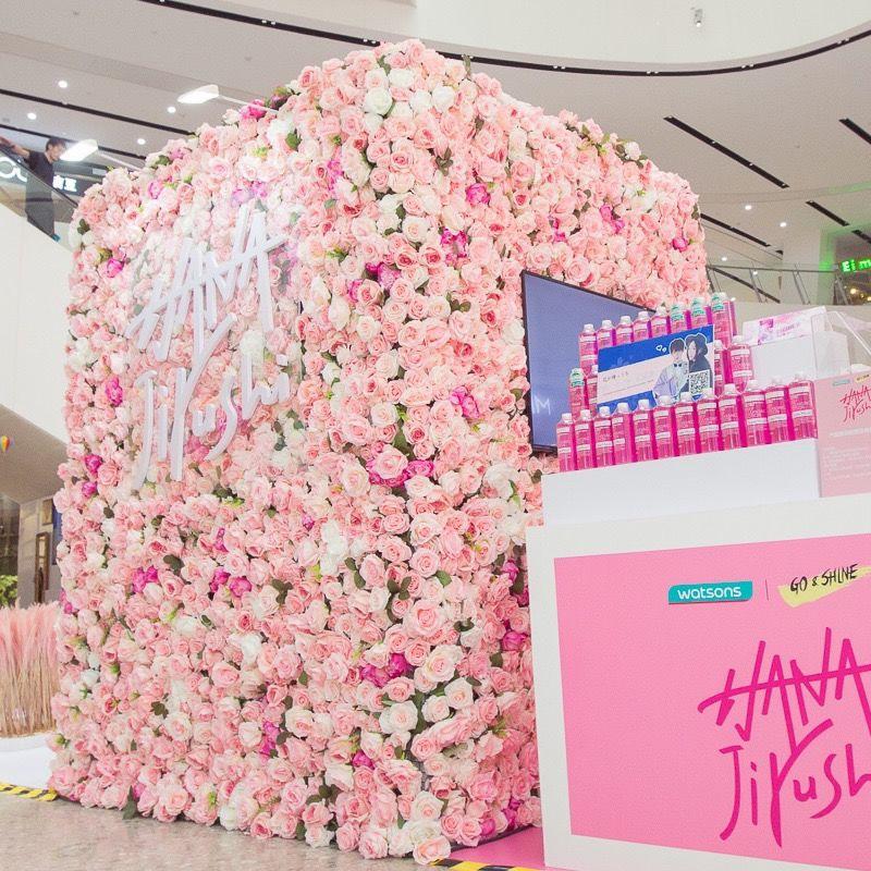 Qixi Festival Rose Flower Wall: Simulated Floral Background for Photography, Indoor Decor, and Wedding Celebrations