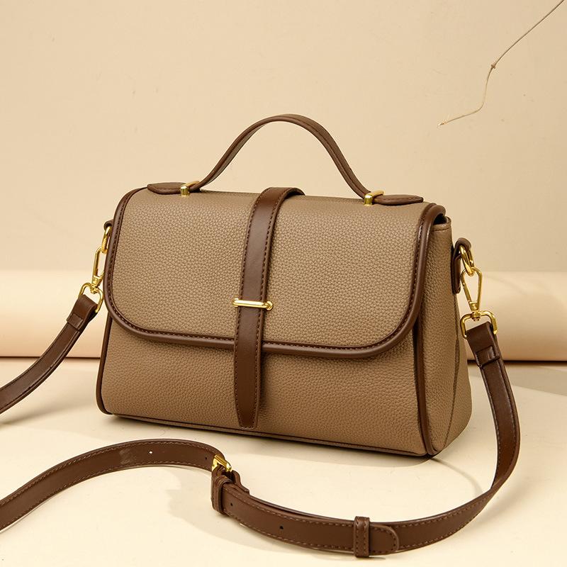 

Женская сумка 2025 новая ретро трендовая маленькая квадратная сумка универсальная модная на плечо мессенджер большая вместимость для поездок на работу хаки