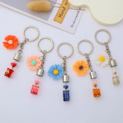 Creative Wishing Bottle Keychain Resin Eternal Flower Daisy Key Ring Fashion Backpack Pendant Car Trinket Accessories Decor Gift