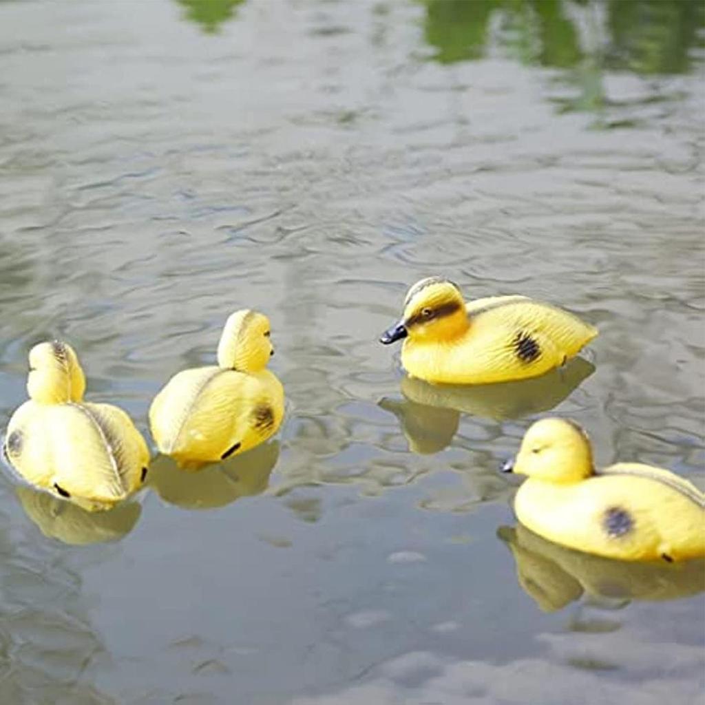 Floating Duck Decoy Cute Vivid Ducklings Fish Pond Ornament Plastic Decoy Yellow Floating Duckling Decoys Pond Decoration