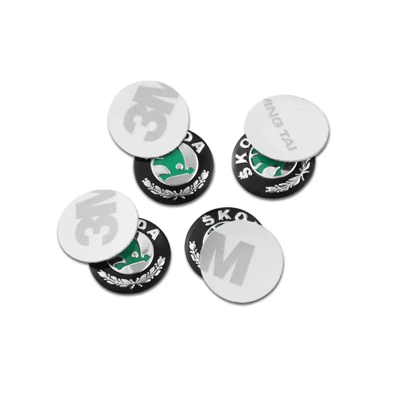 Autoaufkleber 4 Stück Auto Fernbedienung Schlüssel Aufkleber Metall Emblem Dekoration Aufkleber für Skoda Octavia Superb Rapid Kodiaq Karoq Fabia Kamiq