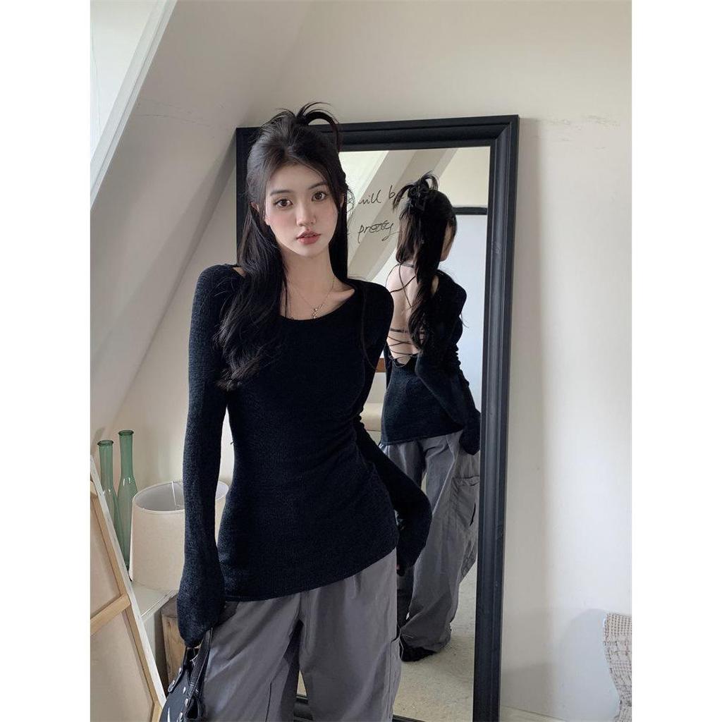 Spicy Girl Backless Long-Sleeve Knit Top - Slim Fit, Lightweight, Split Design