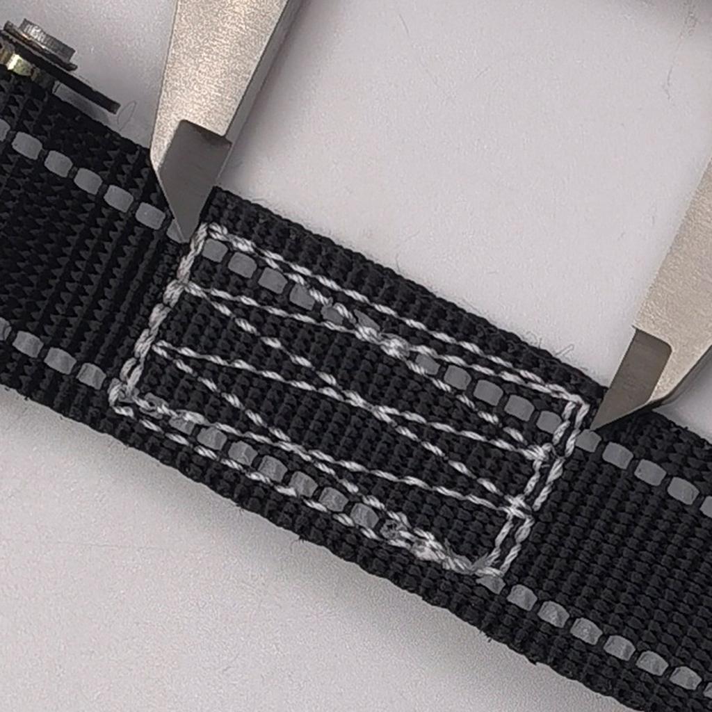 4er-Pack Ladungssicherungsgurte 800kg(1700 Pfund) zur einfachen Ladungssicherung Reflektierende Ratschengurte für LKW Boot(13 Fuß/19 Fuß)