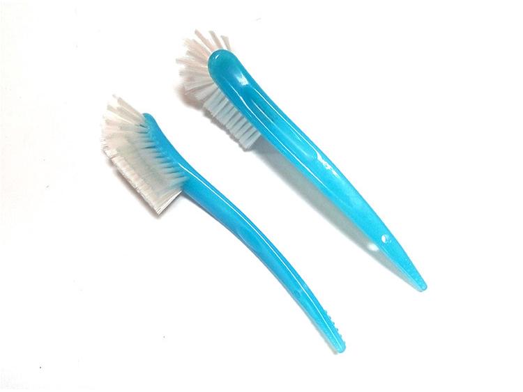 Long-Handled Nylon Cleaning Brush - Powerful Stain Remover for Kitchen, Plastic, Daily Use, Colorful Design.