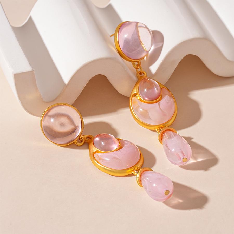 Elegant Pink Water Drop Earrings with Retro Niche Design - Gentle, Girly, and Fashionable