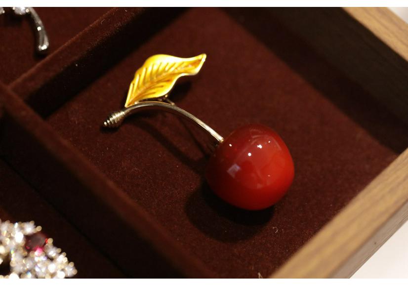 Bo Xin Yun Women s Luxury Zircon Brooch - Ginkgo  Maple Leaf Design