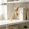 Künstlerische Statue für Fensterbank Kunst Engel Bücherregal Statue, PLA Dekorative Figur mit Licht, Sammlerstück Schreibtisch Kreativ Einzigartig Handgeschnitzte Skulptur
