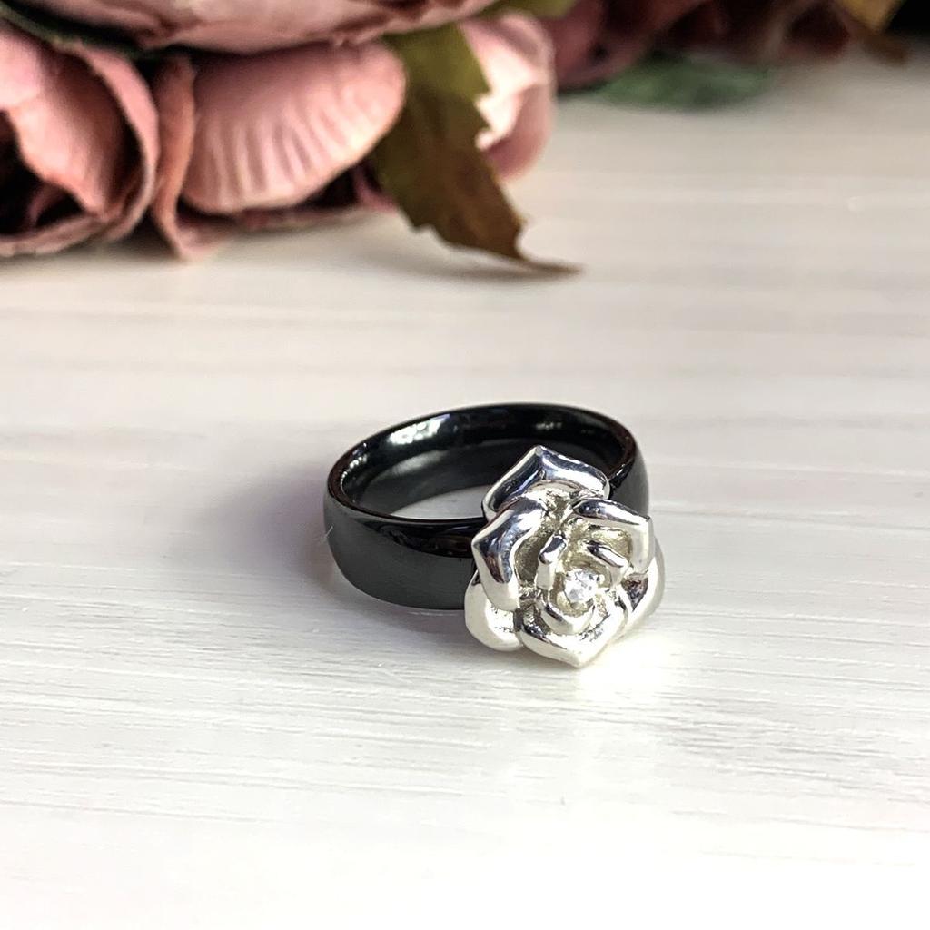 Серебряное кольцо с керамикой, вес изделия 5,68 гр (1540206)