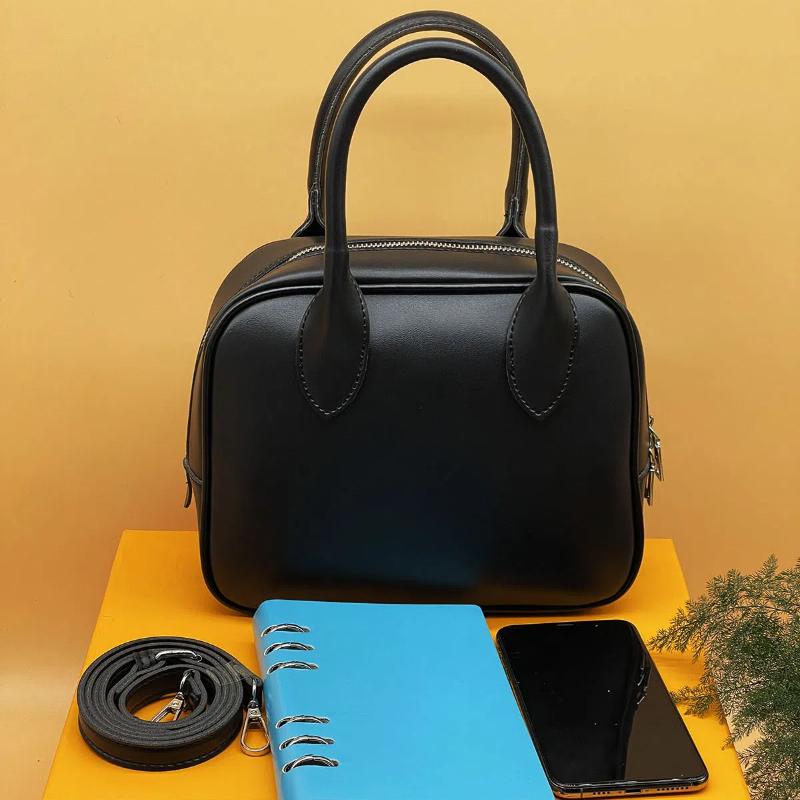 Classic Shoulder Bags for Women New Designer Brand Office Lady PU Underarm Bag Fashion Solid Popular Tote Bag