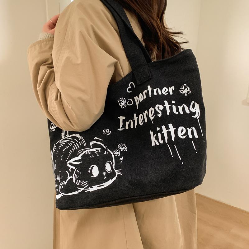 Simple, Fashionable, Niche and Artistic Single-shoulder Bag with Large Capacity Student Handbag