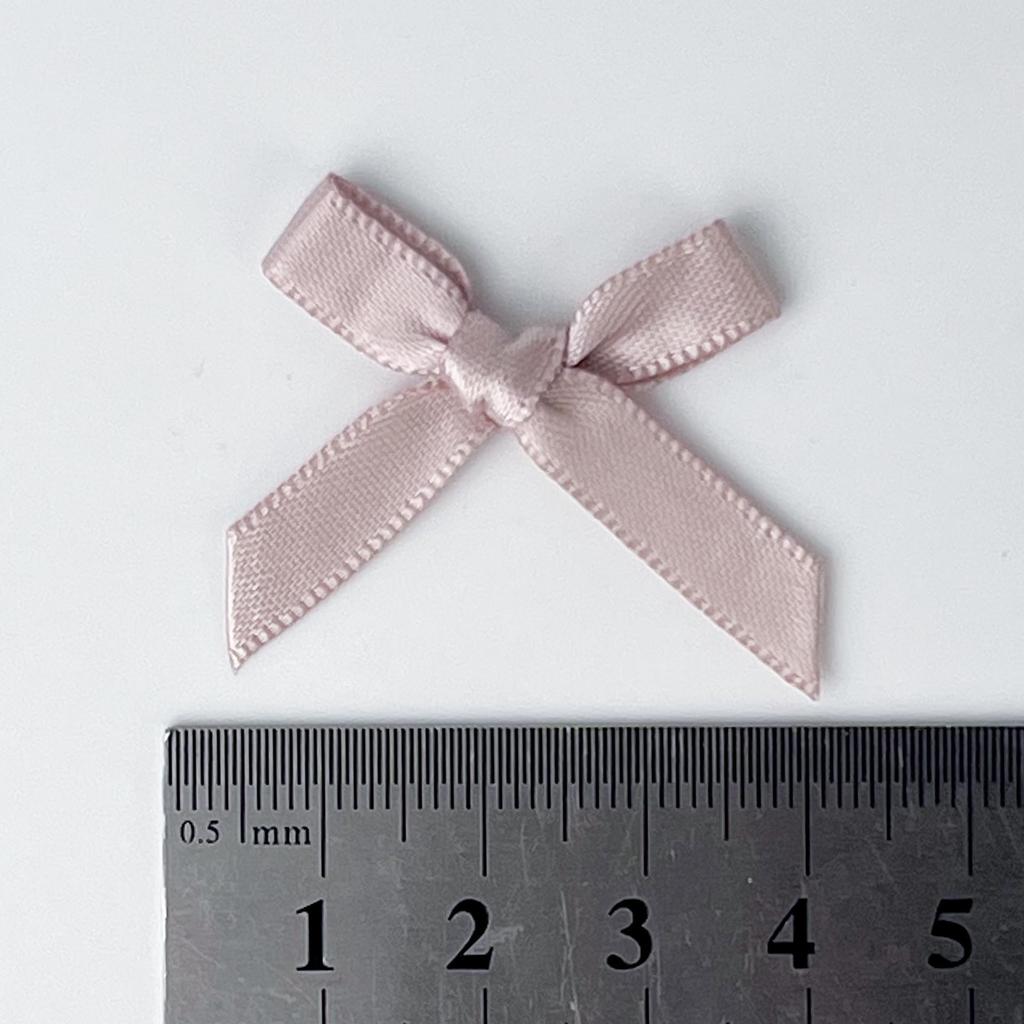 Zweiseitiges Polyesterband Handgebundenes Mini-Schleifchen für Bekleidungszubehör