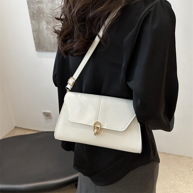 Underarm Small Square Bag Fashion Messenger Bag 2025 New Retro Fashion Beautiful Autumn Trend Niche Design Women's Bag