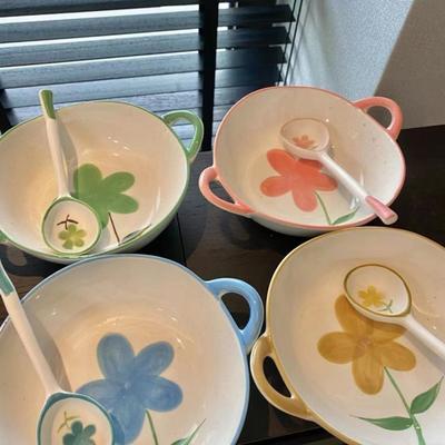 Ręcznie Malowana Ceramiczna Miska z Kwiatami i Łyżeczką - Wielofunkcyjna Miska na Sałatkę/Przekąski/Desery na Śniadanie Owsiankę Kuchenka Mikrofalowa Bezpieczna Naczynie Kuchenne