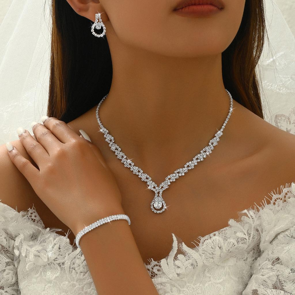 Módní Sada Náhrdelníku Náušnic Náramku s Nahým Diamantovým Zirkonem Pro Ženy Super Třpytivá Plně Diamantová Třídílná Sada