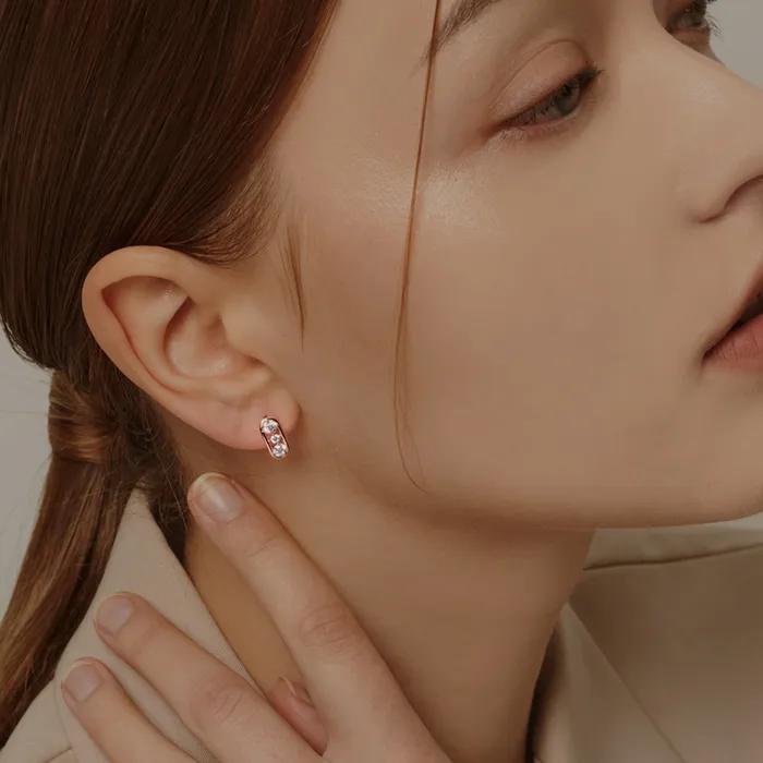 -_[Celebrity Worn] [14K Gold] Emma Oval Cubic Earrings