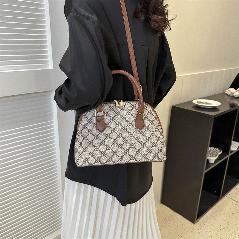 Casual Handbag Shell Bag Women's Fashion Simple Messenger Bag Spring New Commuter Shoulder Bag