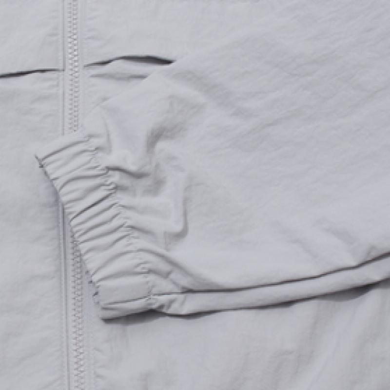 Reebok Essential Windbreaker Jumper Model