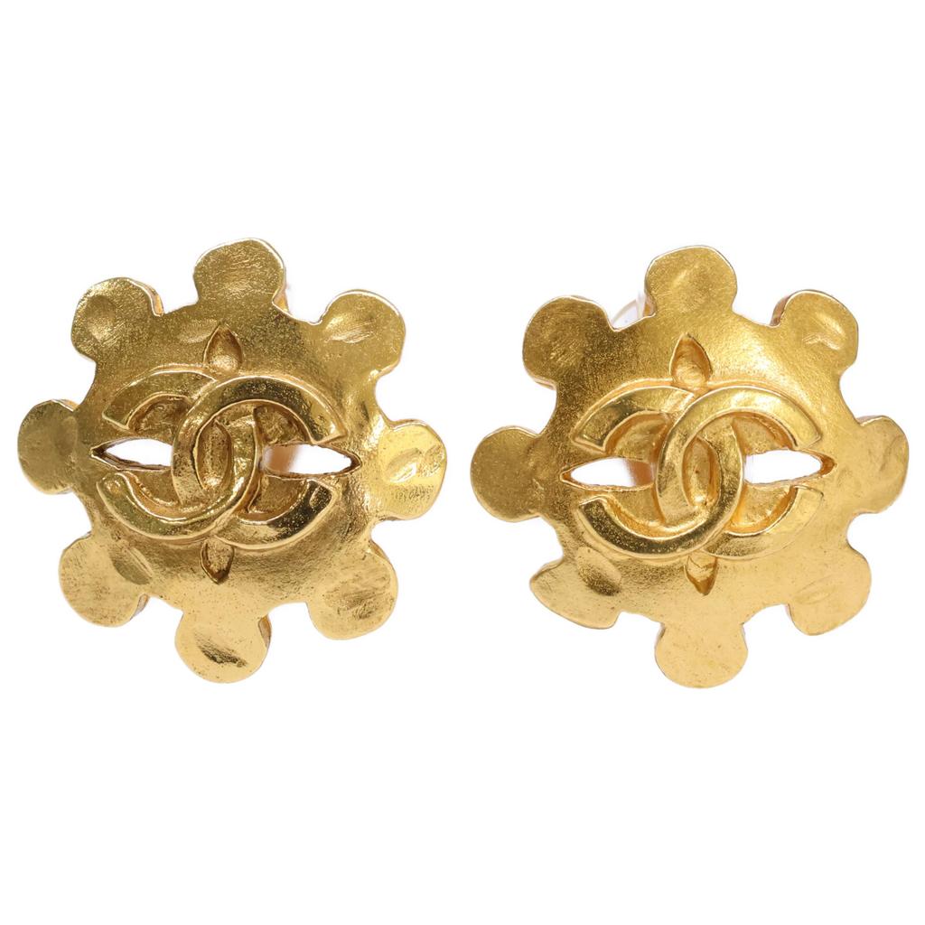 CHANEL Good condition 94P Gears CC Logos Earring goldUsed