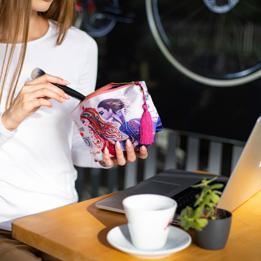 Biggdesign Love Makeup Bag