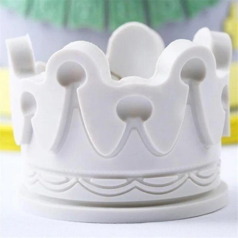 Pretty 1PCS 3D Tool Cupcake Crown Shape Gumpaste Mold Cake Decoration Convenient Various Occasions Household Kitchen Baking Tool