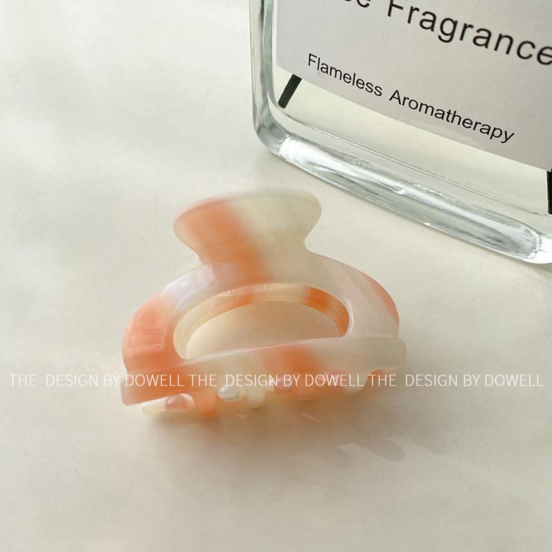 Elegant Acetate Handcrafted Hair Claw With Geometric Design For Women Fashion