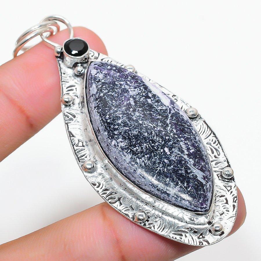 

Подвеска из натурального русского чароита и шпинели из стерлингового серебра 925 пробы 2,96 дюйма z2t81