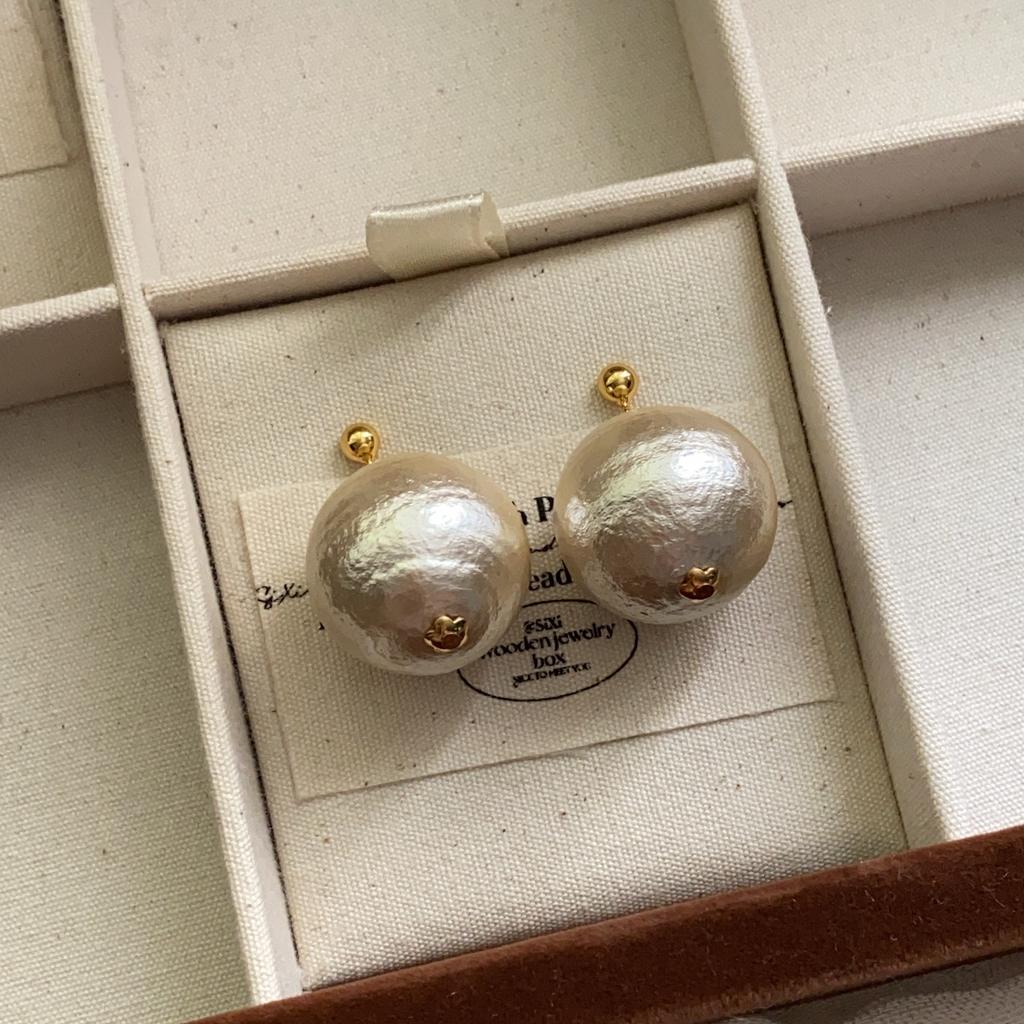 French retro cotton temperament Internet celebrity round big pearl earrings premium earrings cold wind trend stud earrings ear buckle