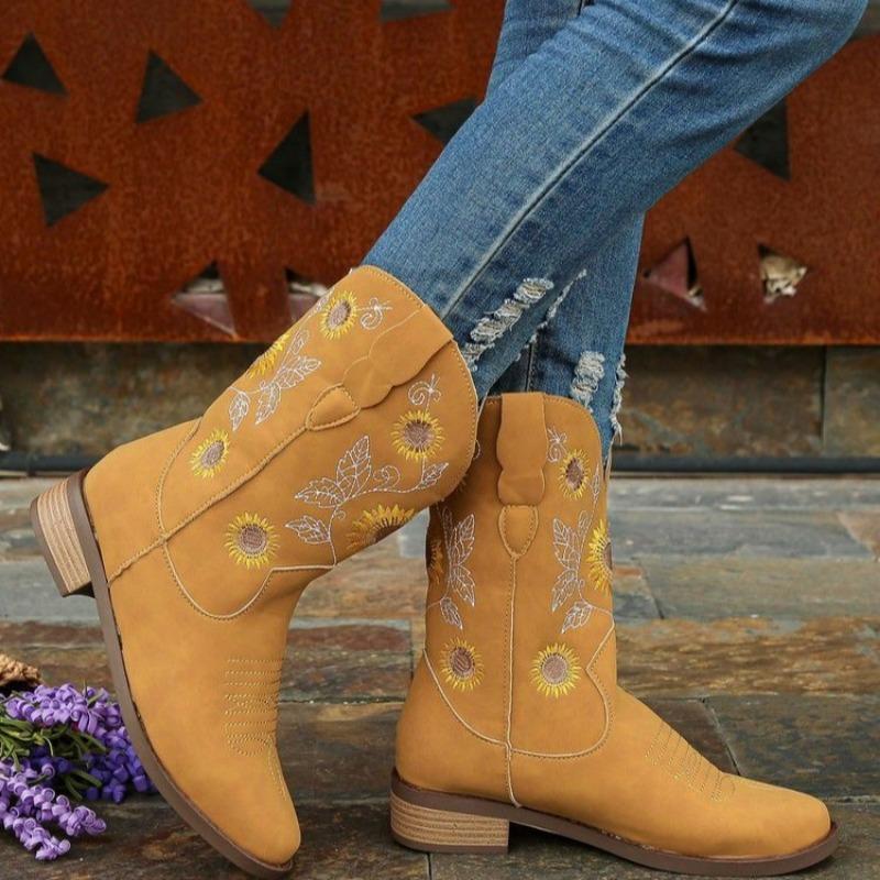 Women's Large Size Block Heel Short Boots Autumn and Winter New European and American Embroidered Versatile Low Heel Women's Martin Boots