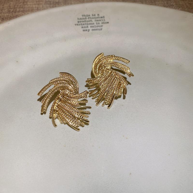 Medieval vintage earrings, court style niche high-end stud earrings Internet celebrity retro earrings jewelry women