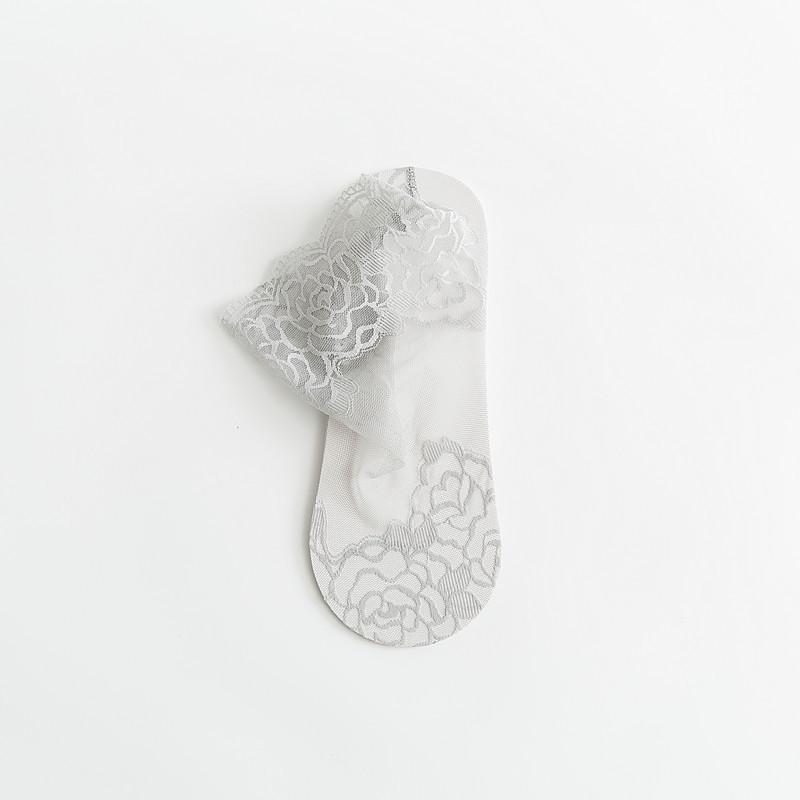 Women's Summer Lace Ankle Socks: Breathable, Floral, Cotton Bottom, Invisible, Japanese-Style, Short & Versatile.